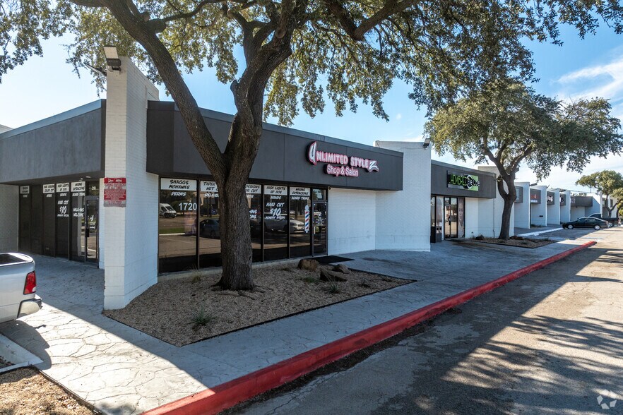 More Photos Of 1720-1780 Northwest Hwy, Garland Storefront Retail Office For Lease