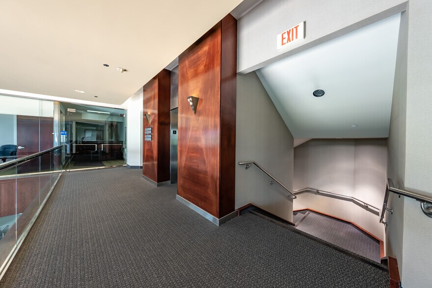 More Photos Of 7060 N Fresno St, Fresno Office For Lease