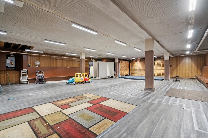 More Photos Of 1601 S 13th St, Philadelphia Specialty For Sale