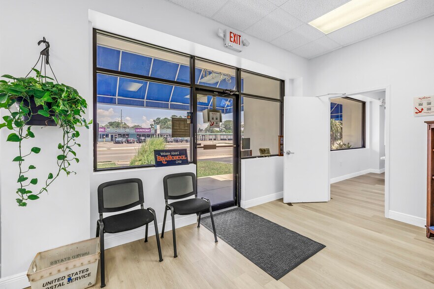 More Photos Of 8440 4th St N, Saint Petersburg Freestanding For Sale