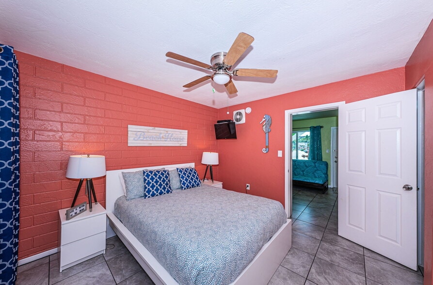 More Photos Of 12100 Gulf Blvd, Treasure Island Hotel For Sale