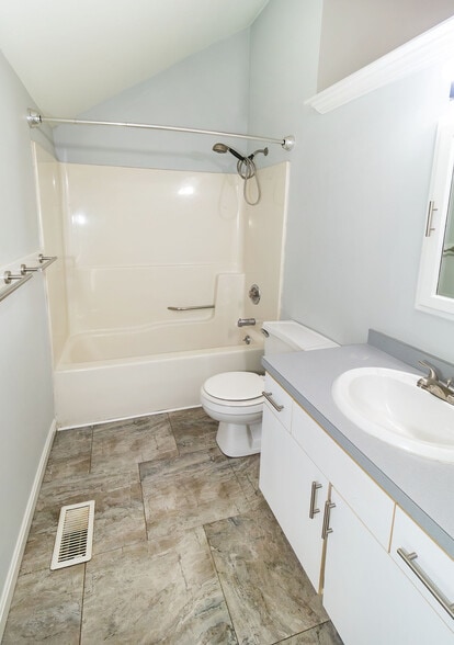 More Photos Of 1410 N Weinbach Ave, Evansville Apartments For Sale