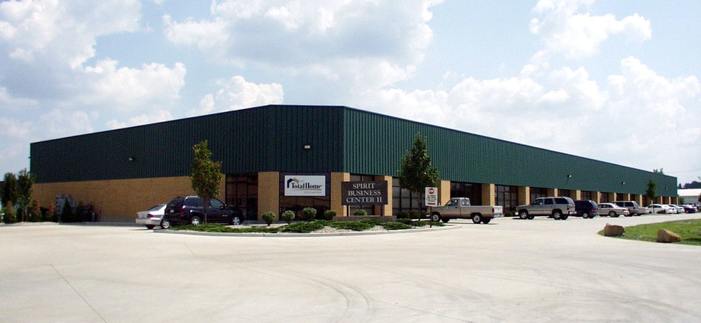 More Photos Of 680 Crown Industrial Ct, Chesterfield Flex For Lease