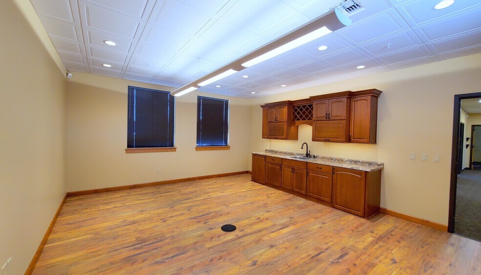 More Photos Of 3875 N Schreiber Way, Coeur d'Alene Warehouse For Sale