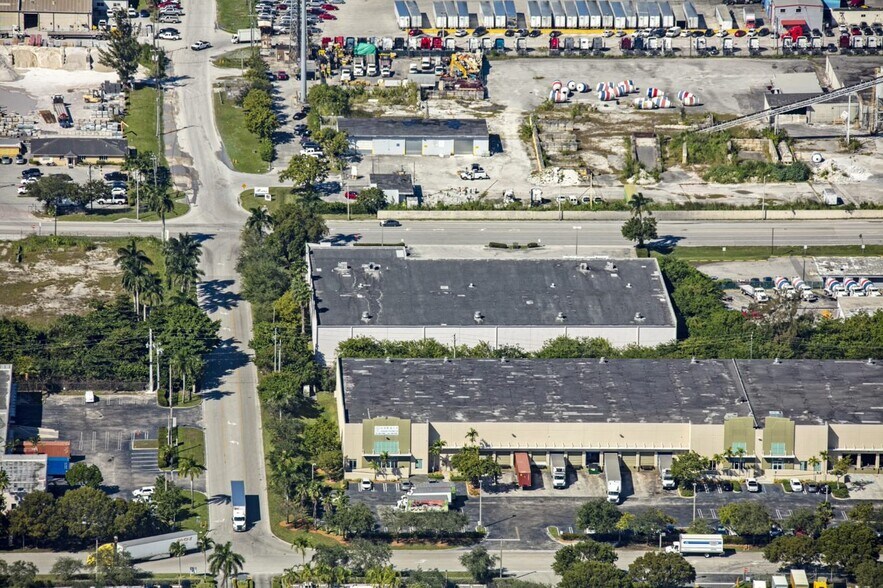 More Photos Of 11200 NW 138th St, Medley Warehouse For Lease