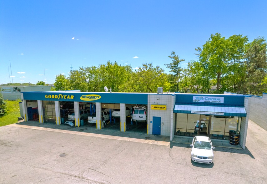 More Photos Of 3643 W 86th St, Indianapolis Auto Repair For Sale