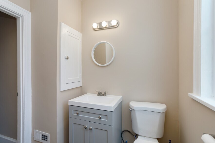 More Photos Of 2817 Dickerson Pike, Nashville Freestanding For Lease