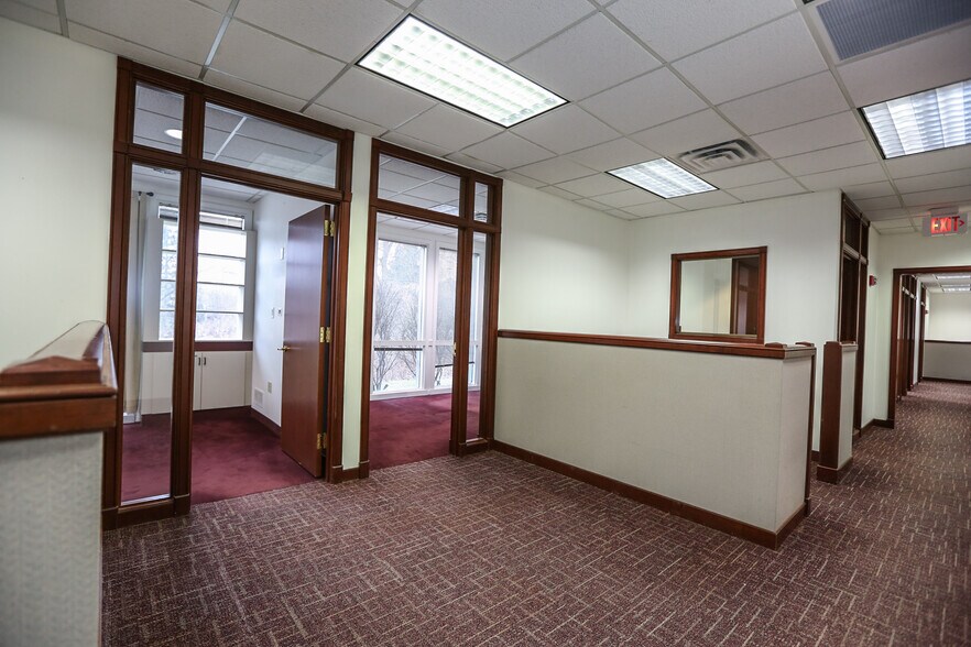 More Photos Of 60 Office Park Way, Pittsford Office Residential For Lease