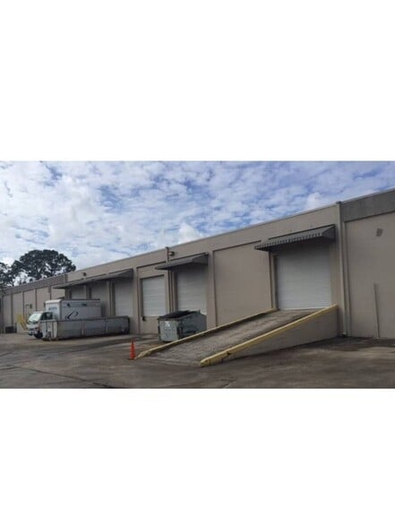 More Photos Of 3028 Mercury Rd, Jacksonville Warehouse For Lease