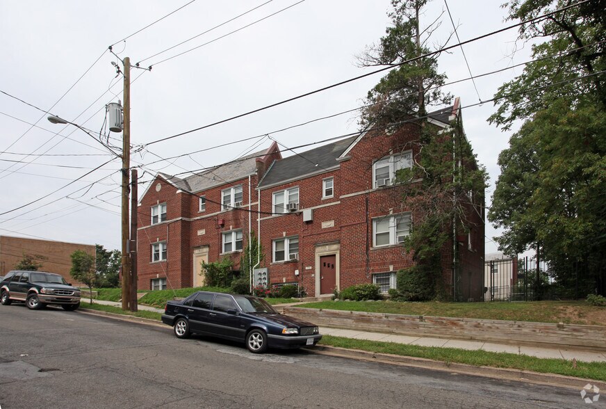 Primary Photo Of 1725 29th St SE, Washington Apartments For Sale
