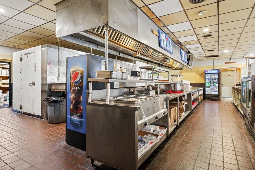 More Photos Of 552 Rt-104, Ontario Restaurant For Sale