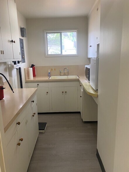 More Photos Of 500 W Eaton Ave, Tracy Medical For Lease