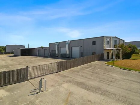 More Photos Of 200 Trademark St, Buda Warehouse For Lease