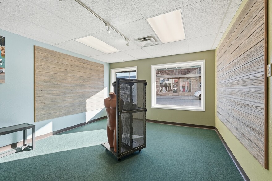 More Photos Of 1016 Van Ronkle St, Conway General Retail For Sale