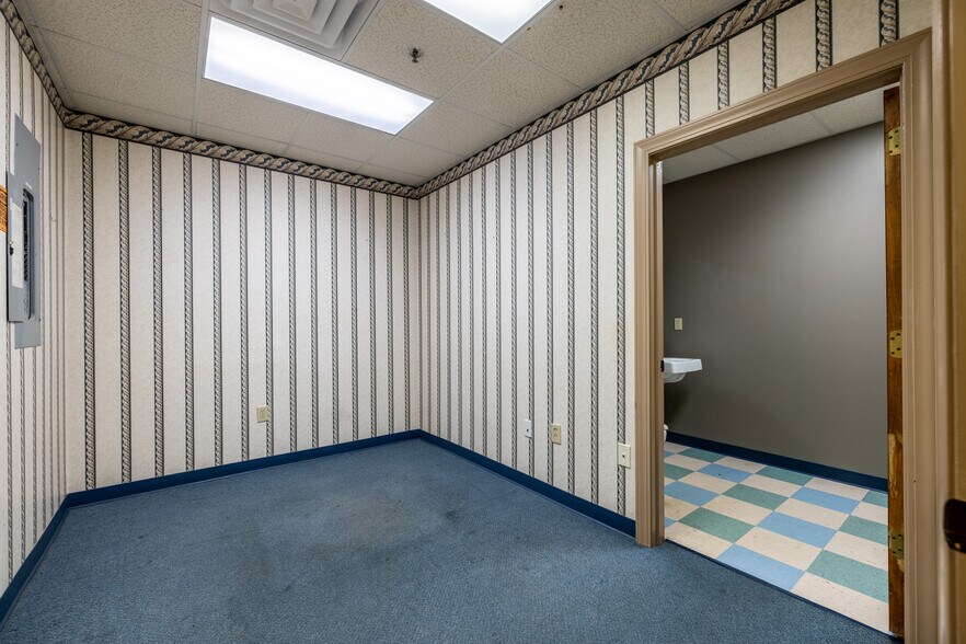 More Photos Of 6000 Joe Frank Harris Pky NW, Adairsville Healthcare For Lease
