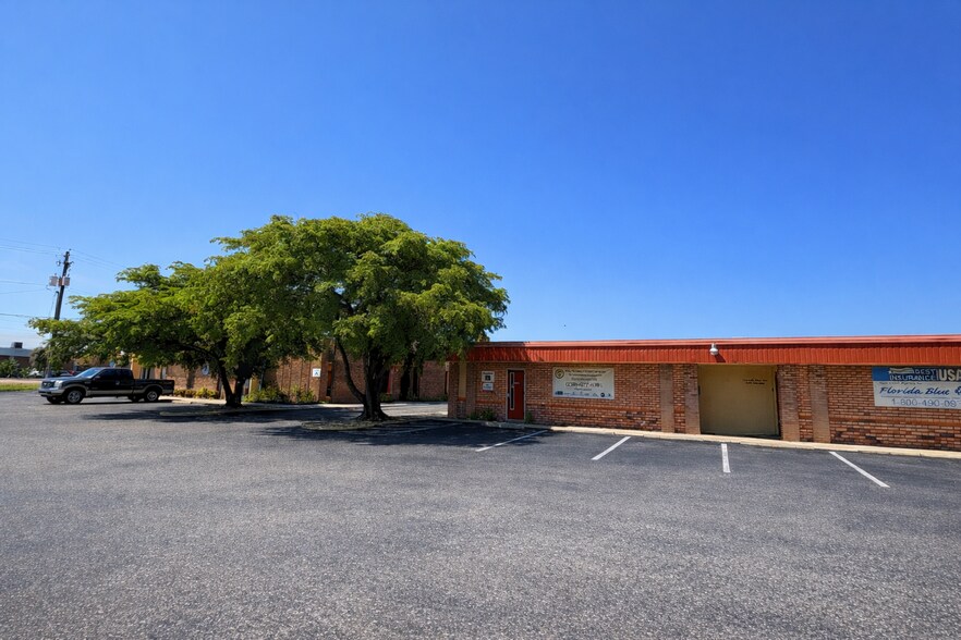 Primary Photo Of 3900 Broadway Ave, Fort Myers Medical For Sale