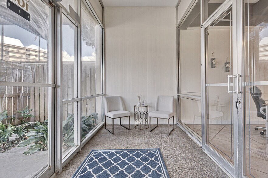 More Photos Of 4600 Ocean Dr, Corpus Christi Apartments For Sale