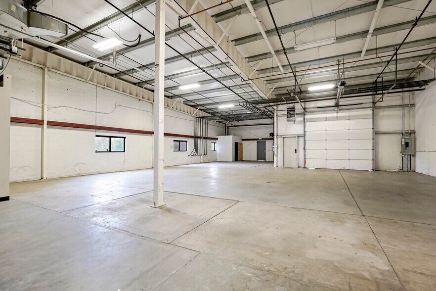 More Photos Of 1740 Skyway Dr, Longmont Warehouse For Sale