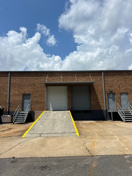 More Photos Of 2500 Park Central Blvd, Decatur Distribution For Lease