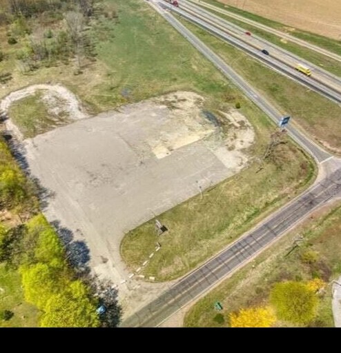 More Photos Of 2496 N Parma Rd, Parma Service Station For Sale