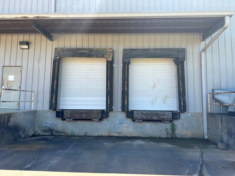 More Photos Of 135 Industrial Dr N, Madison Warehouse For Sale