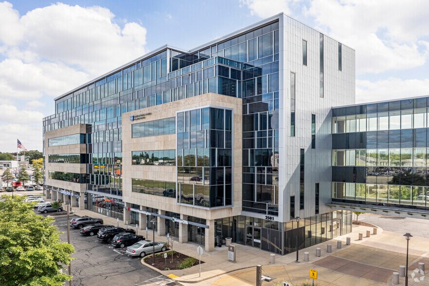 More Photos Of 2601 W Beltline Hwy, Madison Medical For Lease