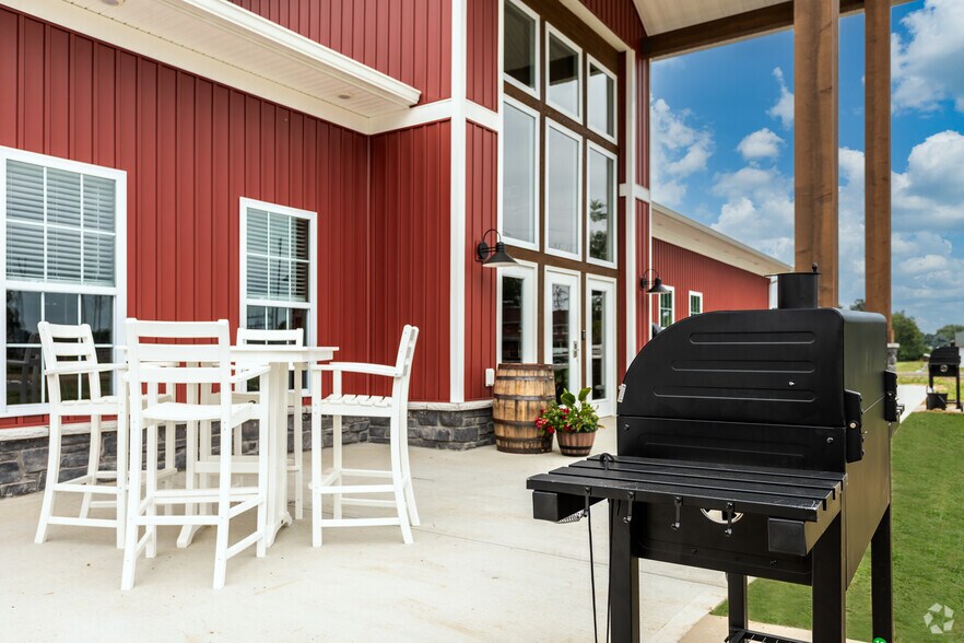 More Photos Of 1812 Bourbon St, Ashville Apartments For Sale