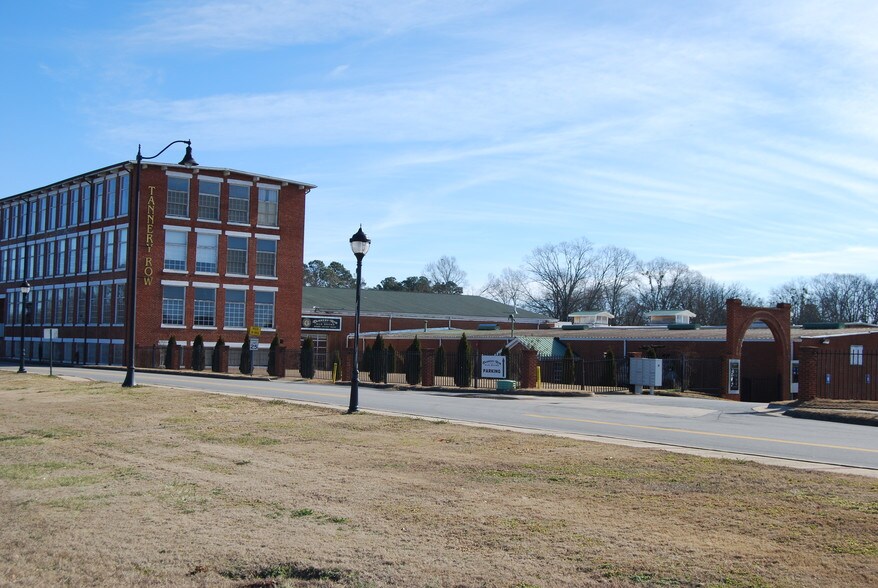 More Photos Of 554 W Main St, Buford Office For Lease