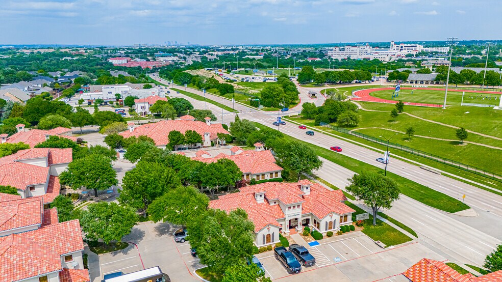More Photos Of 6620 Bryant Irvin Rd, Fort Worth Medical For Lease