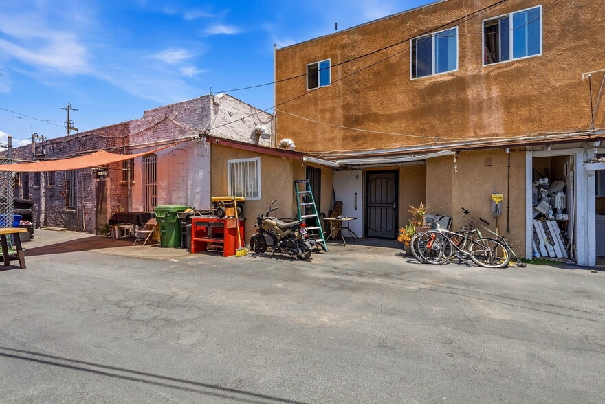 More Photos Of 586 W Avenue 28, Los Angeles Warehouse For Lease
