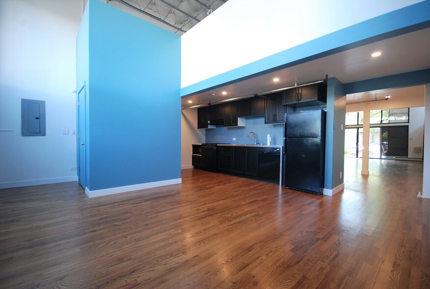 More Photos Of 3377 Blake St, Denver Office Residential For Lease