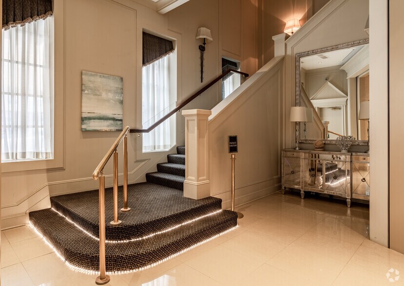 More Photos Of 18 N 6th St, Allentown General Retail For Sale