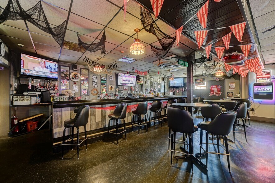 More Photos Of 2736 Chicago Rd, South Chicago Heights Bar For Sale
