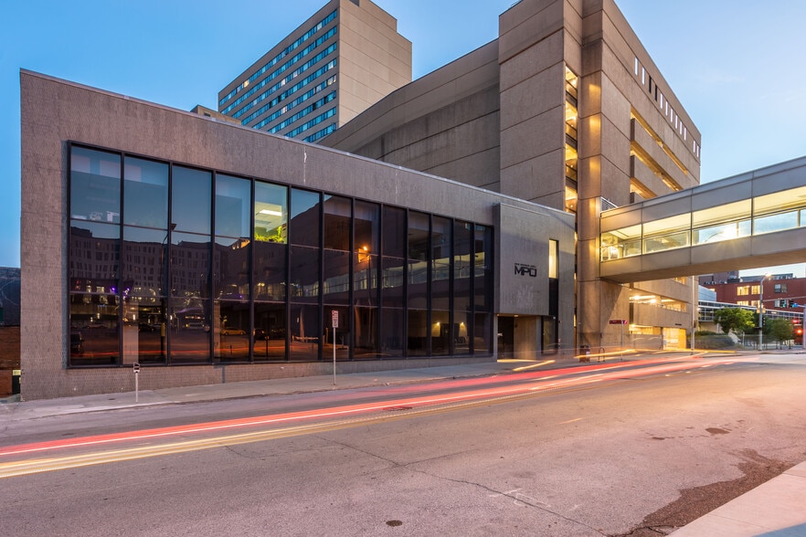 More Photos Of 420 Watson Powell Jr Way, Des Moines Office For Lease