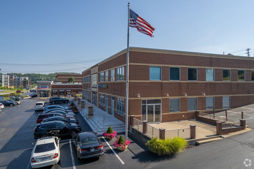 More Photos Of 4760 Red Bank Expy, Cincinnati Office For Lease