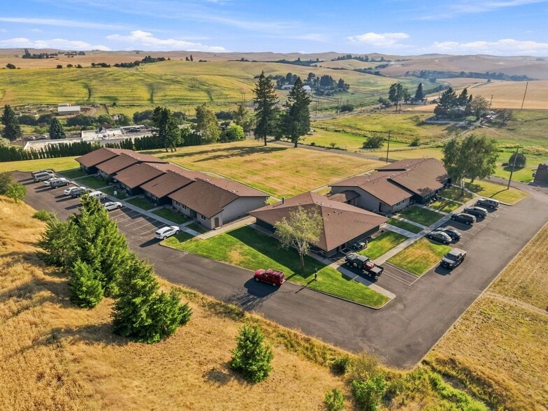 Primary Photo Of 540 N Madison St, Tekoa Apartments For Sale