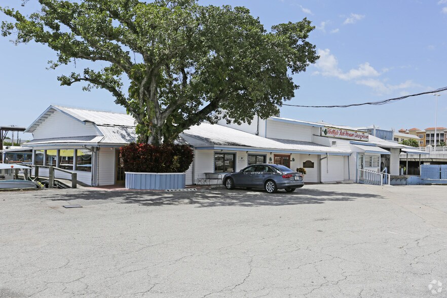 More Photos Of 1302 5th Ave S, Naples Restaurant For Sale