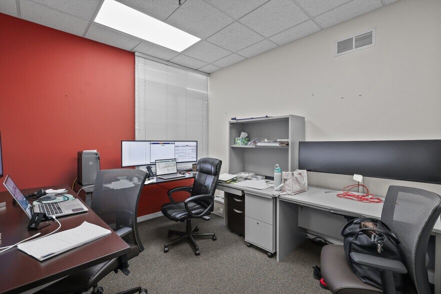 More Photos Of 105 Corporate Dr E, Langhorne Office For Sale