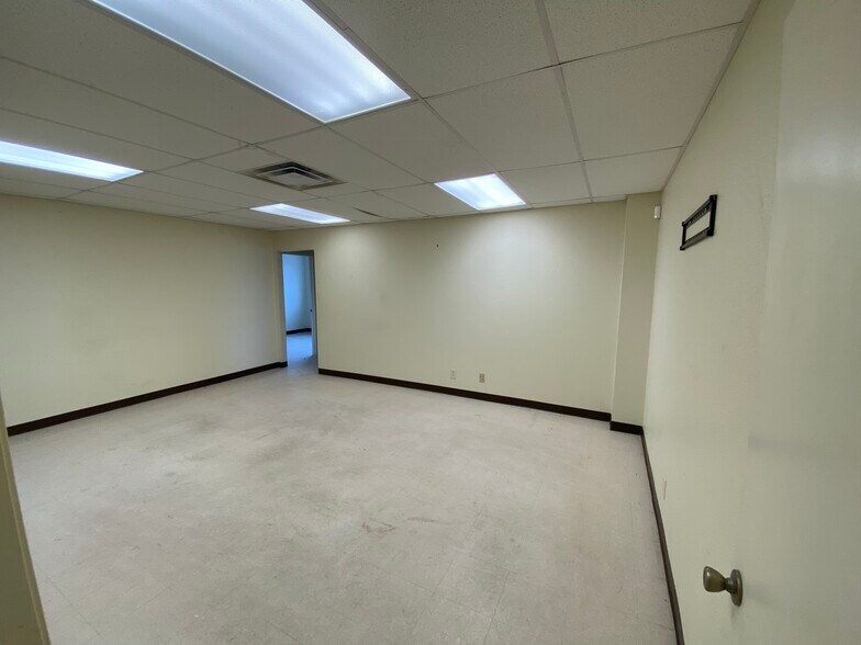 More Photos Of 438 Flournoy Rd, Alice Industrial For Lease