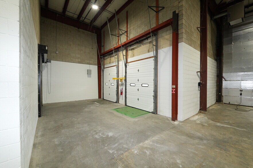 More Photos Of 171 Industrial Pky, Branchburg Manufacturing For Lease