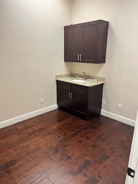 More Photos Of 150 Pine Forest Dr, Shenandoah Medical For Lease