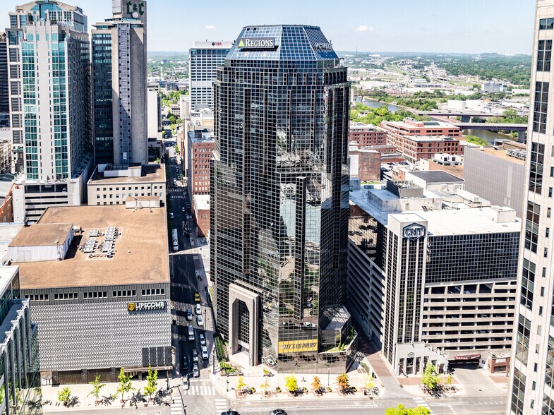 More Photos Of 150 4th Ave N, Nashville Office For Lease