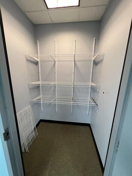More Photos Of 215 Remington Blvd, Bolingbrook Medical For Lease