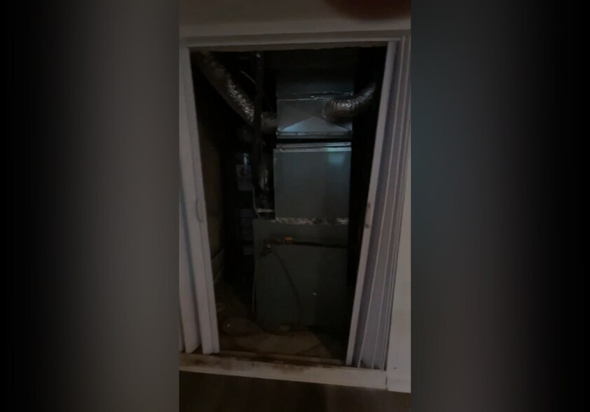 More Photos Of 2401 Huntington Ave, Alexandria Office For Sale