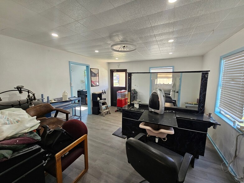 More Photos Of 406 W Church St, Carlsbad Freestanding For Lease