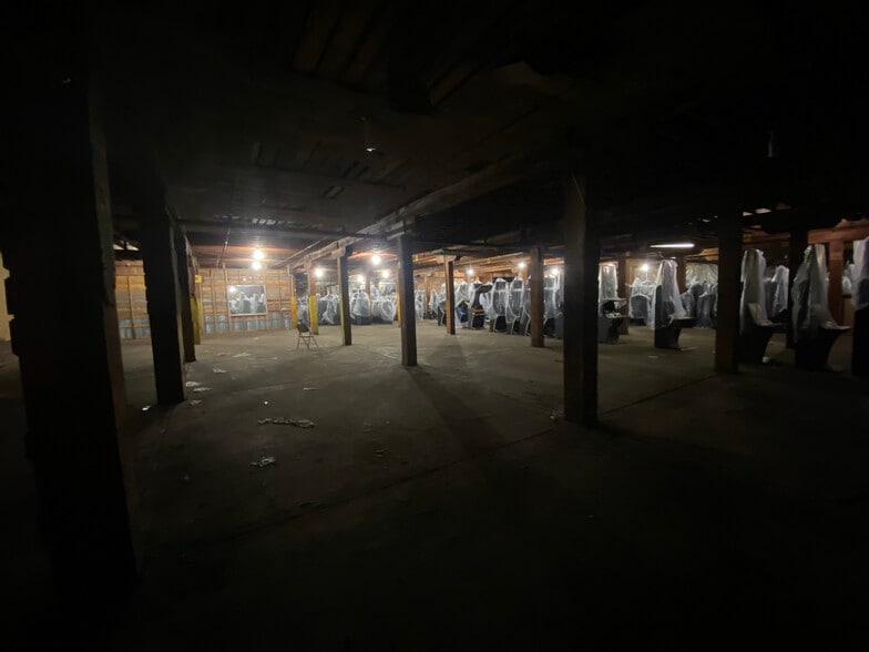 More Photos Of 1118 SW 3rd St, Oklahoma City Manufacturing For Lease