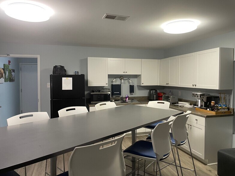 More Photos Of 11 West Pointe Blvd, Mauldin General Retail For Sale