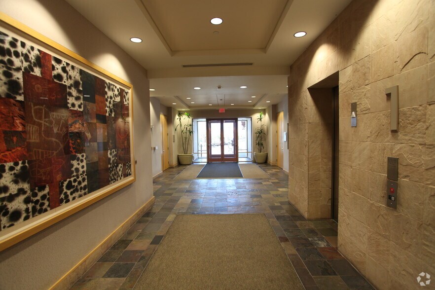 More Photos Of 1160 N Town Center Dr, Las Vegas Office For Lease