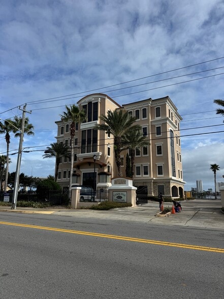 More Photos Of 825 Ballough Rd, Daytona Beach Office For Lease
