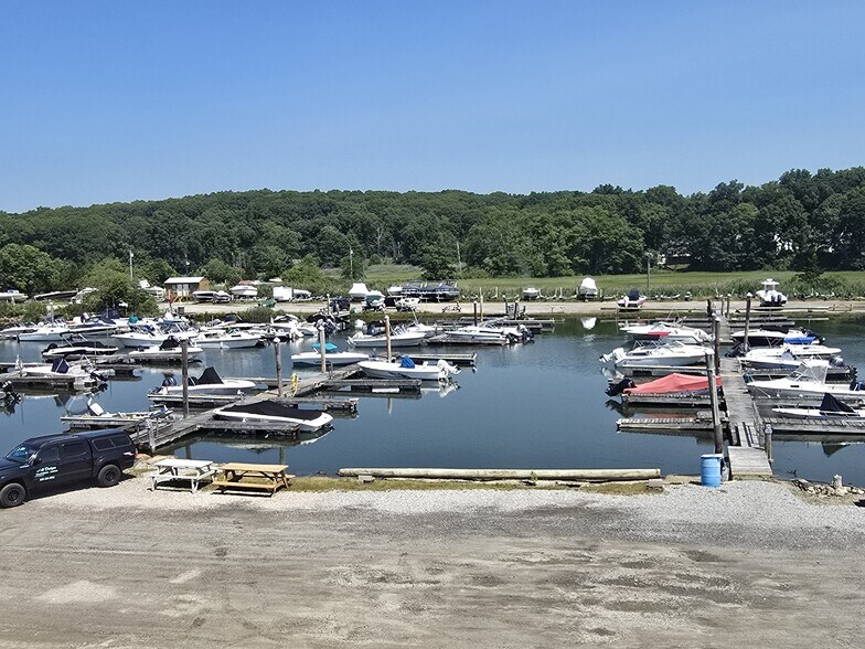Primary Photo Of 54 Old Boston Post Rd, Westbrook Marina For Sale